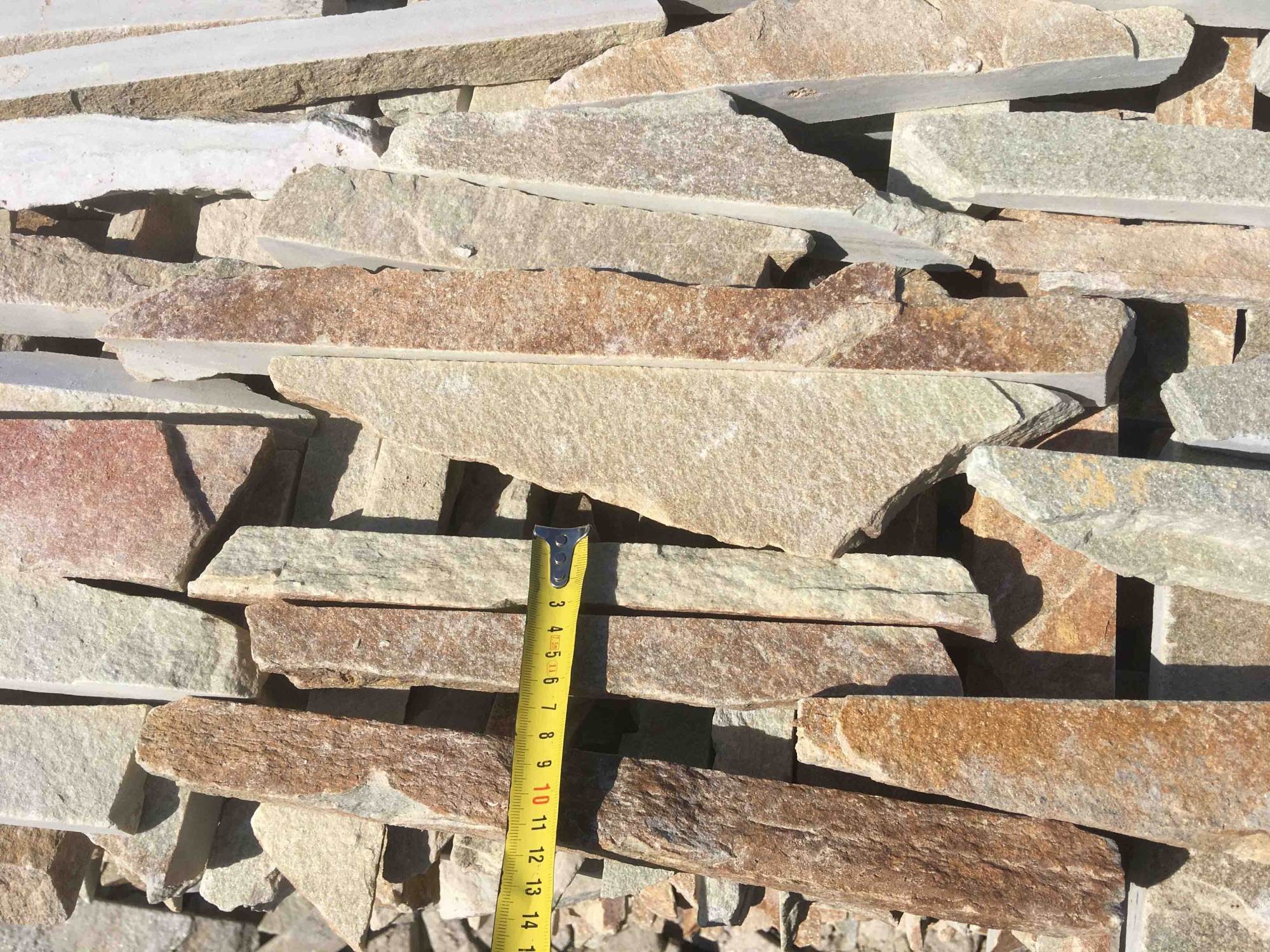 Горбушка златолит золотистый для облицовки купить в Красноуральске