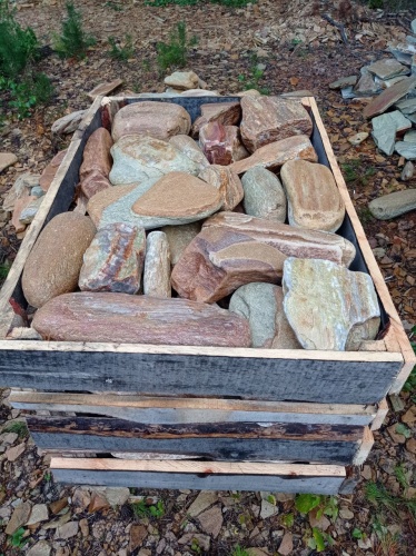 Златолит жёлтый, жёлто-зелёный глыбки и валуны для ланшафтного дизайна купить в Красноуральске