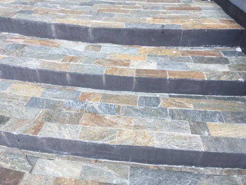 Плитка из Златолита Уральского для лестницы купить в Красноуральске