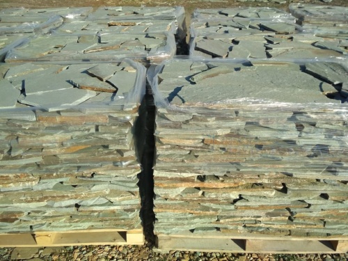 Плитняк златолит зелёный для цоколя, отмостки купить в Красноуральске