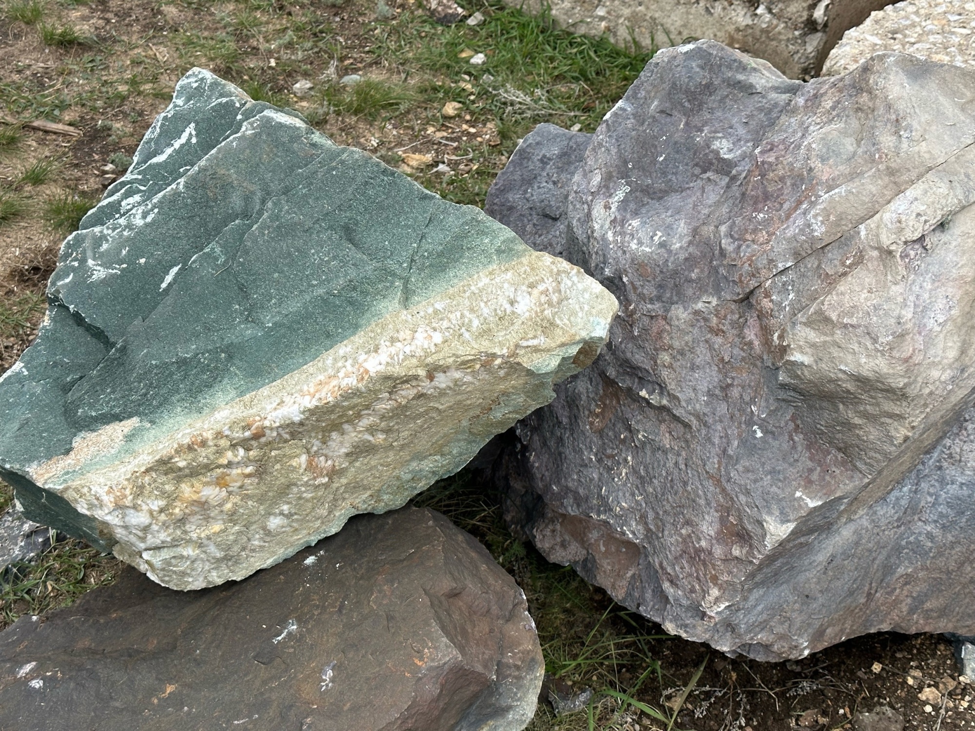 Камни для ландшафтного дизайна зелёные 10-60 килограмм купить в Красноуральске