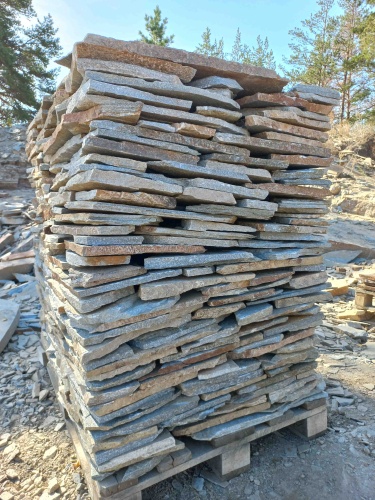 Плитняк златолит серебристый для цоколя, отмостки купить в Красноуральске