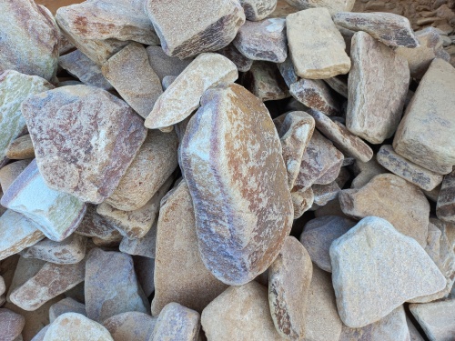 Златолит жёлтый, жёлто-зелёный глыбки и валуны для ланшафтного дизайна купить в Красноуральске