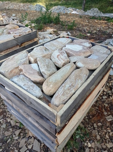 Златолит жёлтый, жёлто-зелёный глыбки и валуны для ланшафтного дизайна купить в Красноуральске