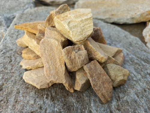 Златолит жёлтый декоративная каменная крошка купить в Красноуральске