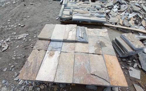 Плитка пилёная златолит Уральский для цоколя, отмостки купить в Красноуральске