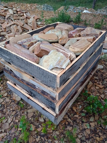 Златолит жёлтый, жёлто-зелёный глыбки и валуны для ланшафтного дизайна купить в Красноуральске