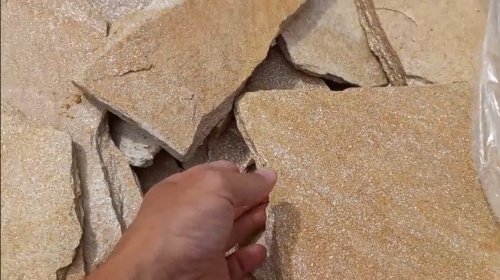 Плитняк златолит жёлтый золотистый для отмостки купить в Красноуральске