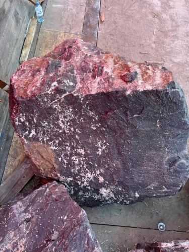 Камни для ландшафтного дизайна красно-фиолетовые 10-60 килограмм купить в Красноуральске