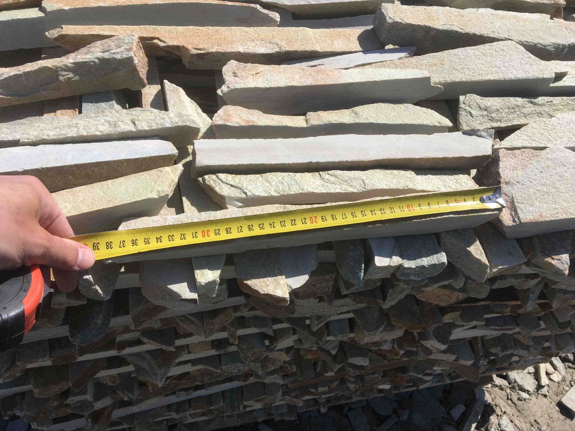 Горбушка златолит золотистый для облицовки купить в Красноуральске