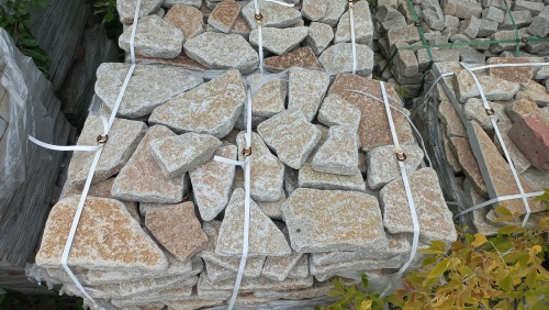 Гранитный плитняк галтованный для парковки купить в Красноуральске