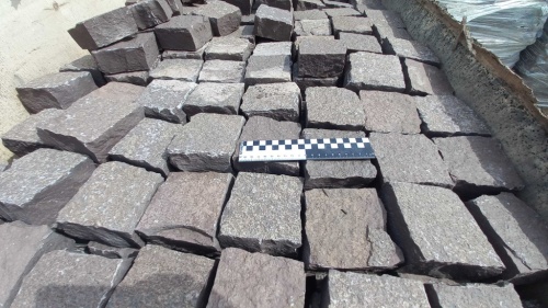 Лемезит колотая брусчатка 10 * 10 см. для парковки купить в Красноуральске