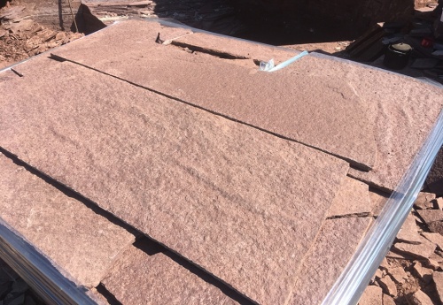 Плитняк лемезит бордовый для ступеней 20-25 мм купить в Красноуральске